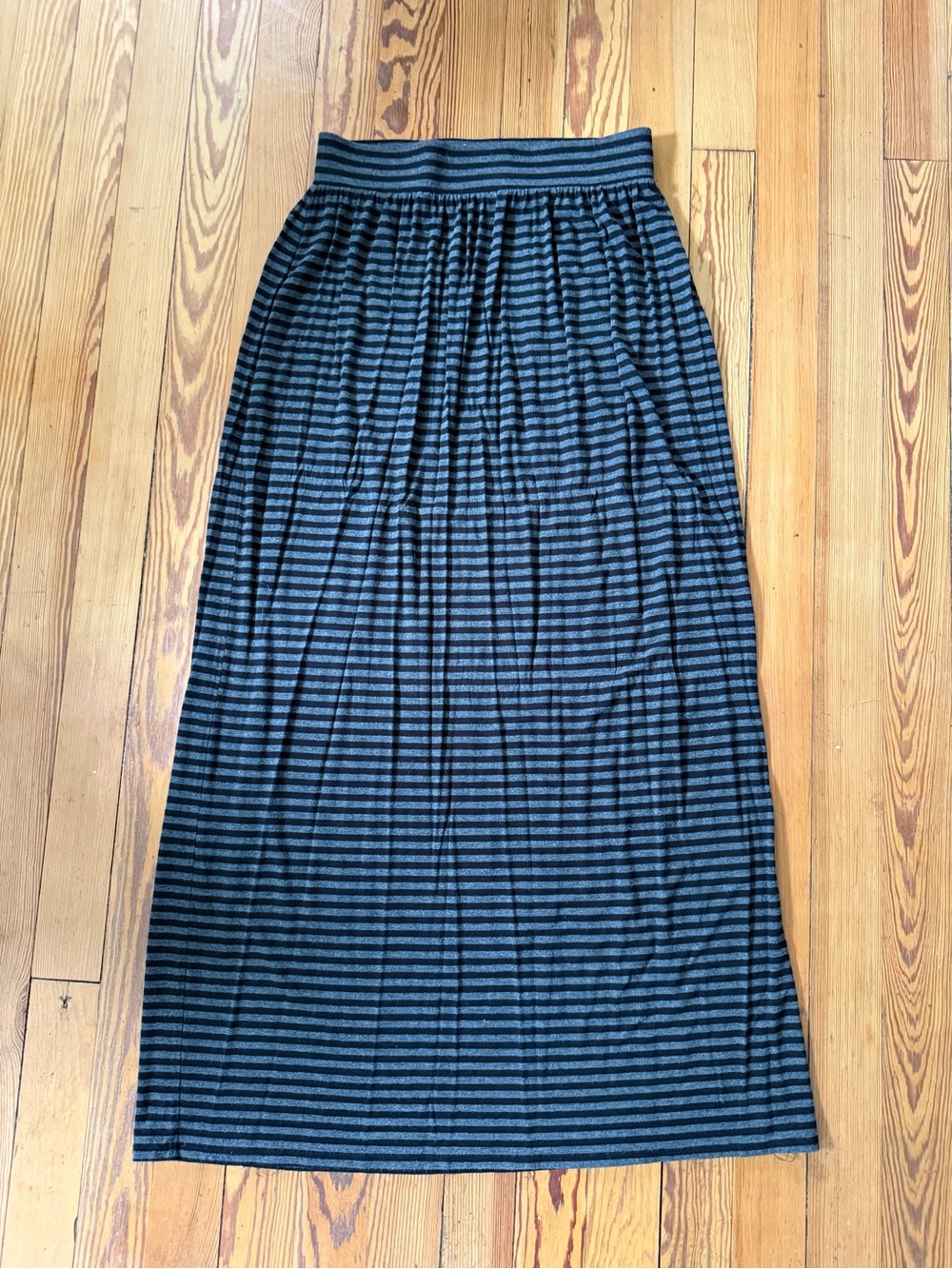 LOFT Gray & Black Striped Midi Skirt XS Pull On Elastic Waist